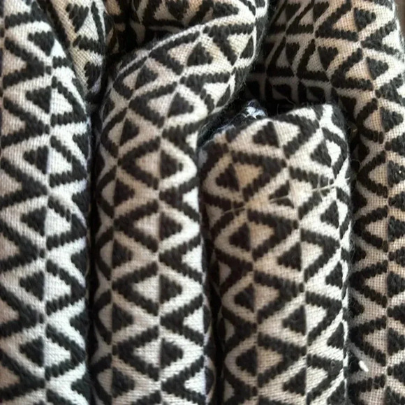 Modern Geo Jacquard Crib Skirt NEW - by Pottery Barn Baby -100% Cotton - Picture 5 of 6